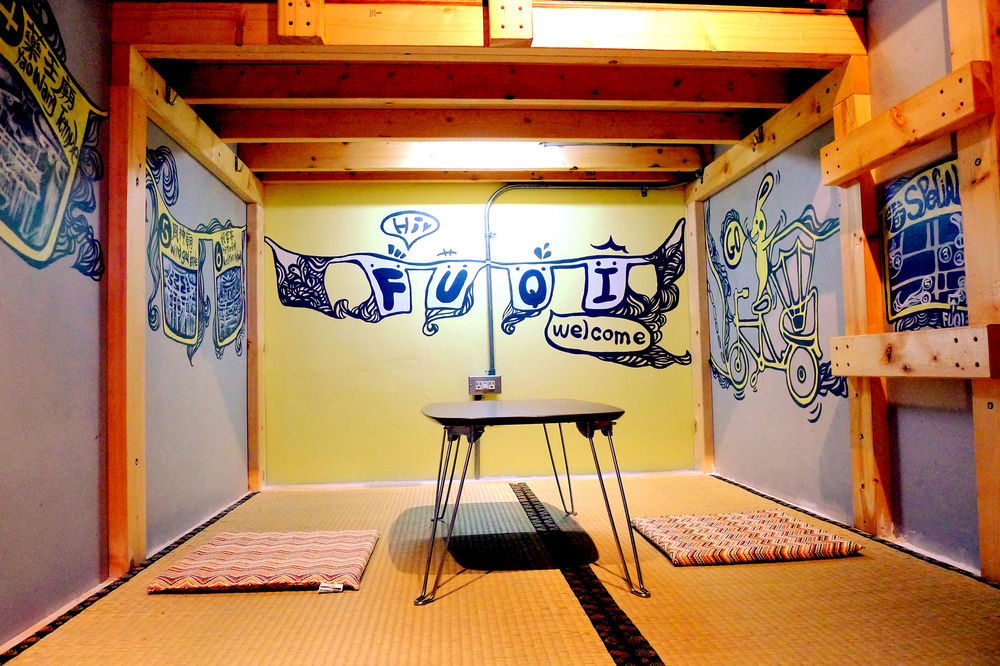 Fuqi Hostel - Heping Tainan Bagian luar foto