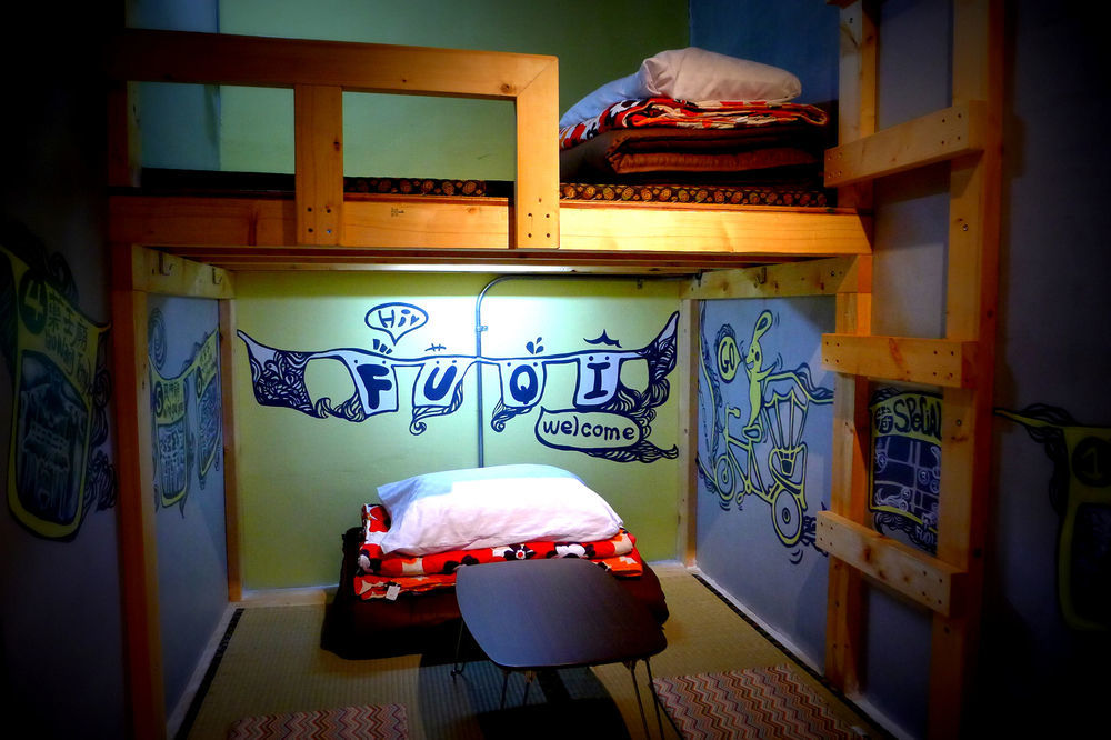 Fuqi Hostel - Heping Tainan Bagian luar foto