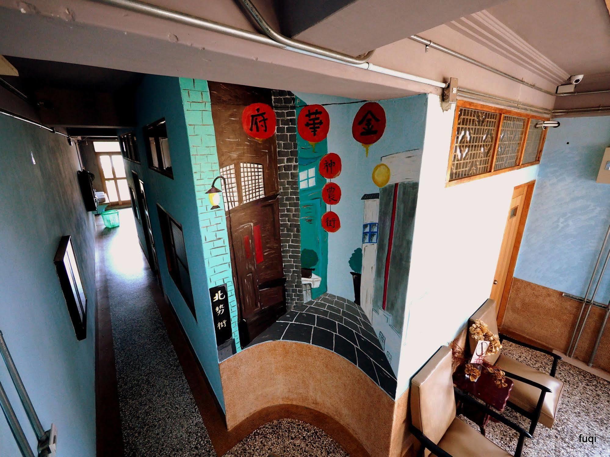 Fuqi Hostel - Heping Tainan Bagian luar foto